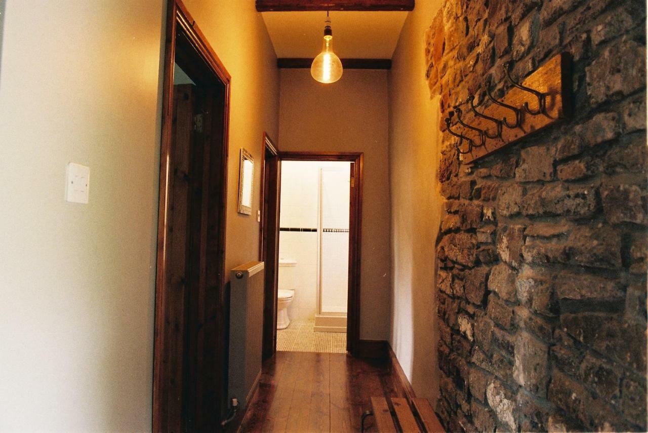 Ty Carreg Fach Staycation Cottage カーディフ エクステリア 写真