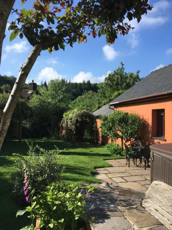 Ty Carreg Fach Staycation Cottage カーディフ エクステリア 写真