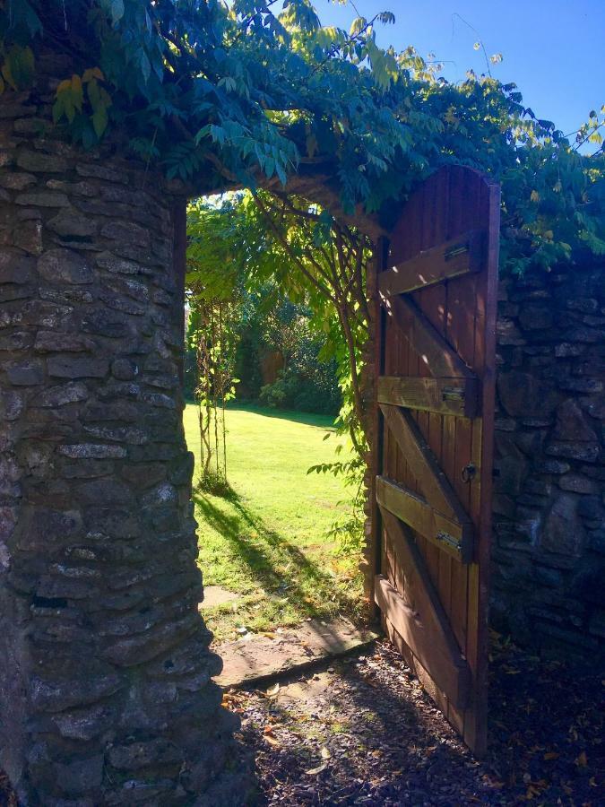 Ty Carreg Fach Staycation Cottage カーディフ エクステリア 写真