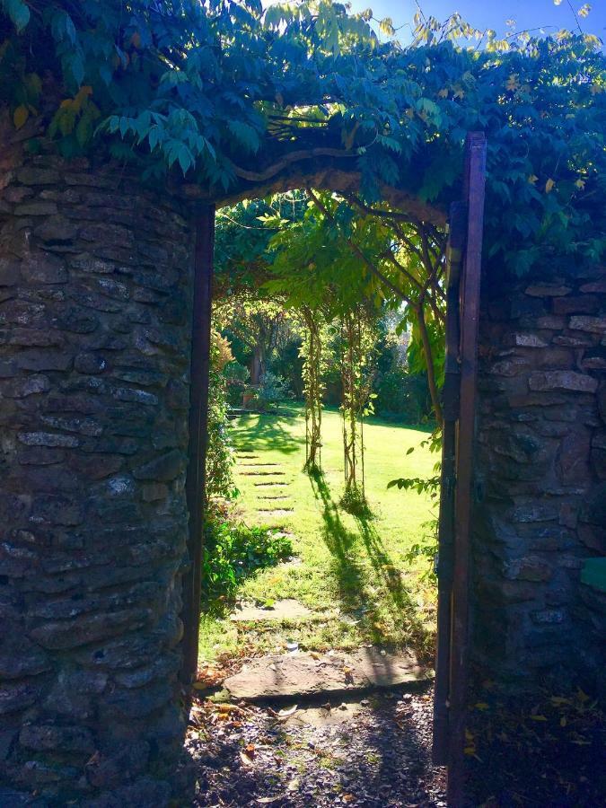 Ty Carreg Fach Staycation Cottage カーディフ エクステリア 写真